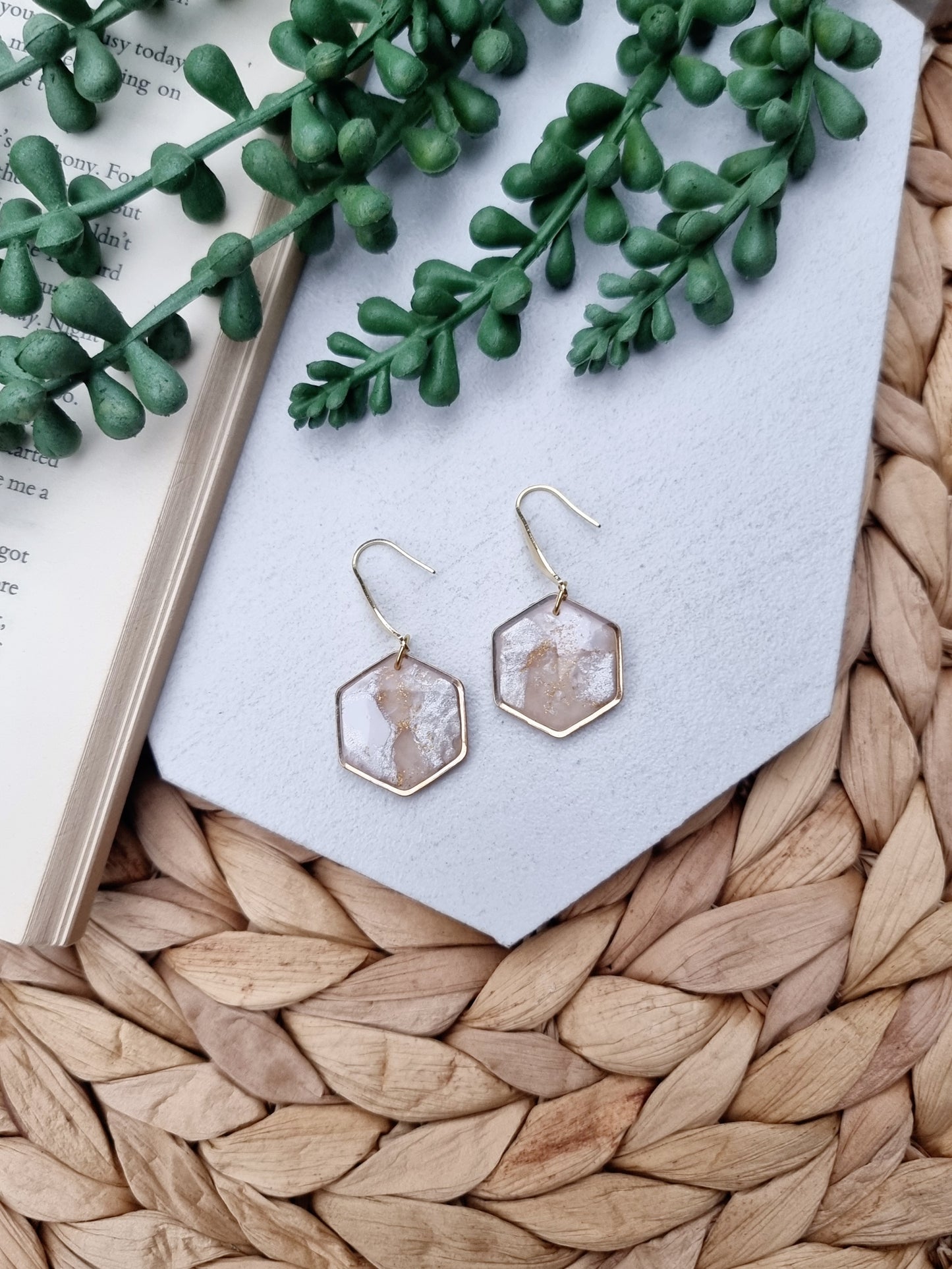 Marbled Pearl & Gold Leaf