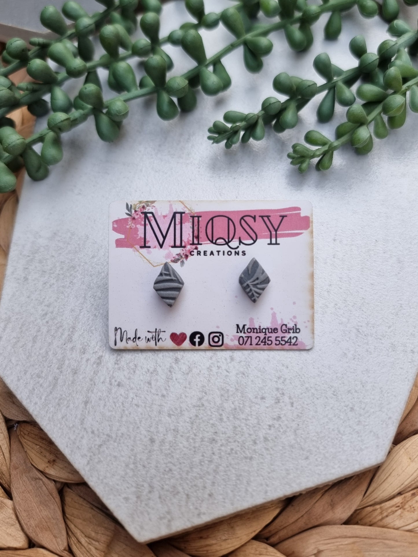 Grey Leafy Studs
