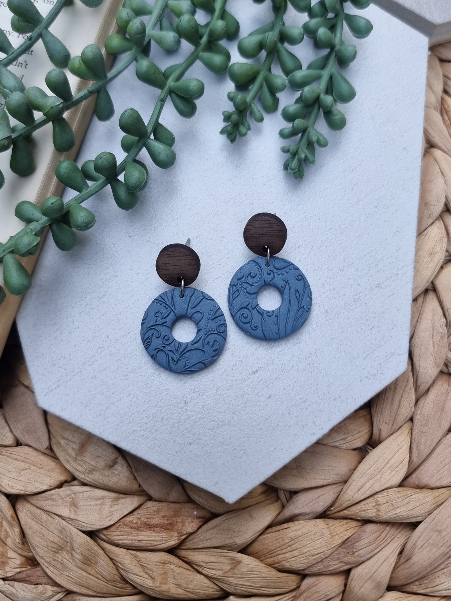 Round Textured Drop