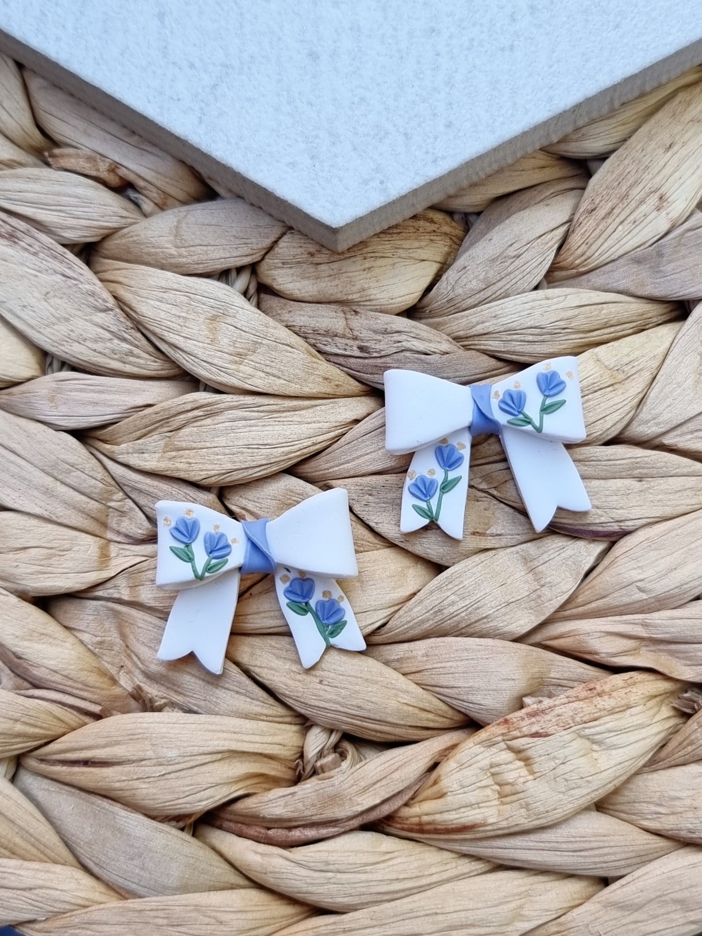 Large Bow Stud