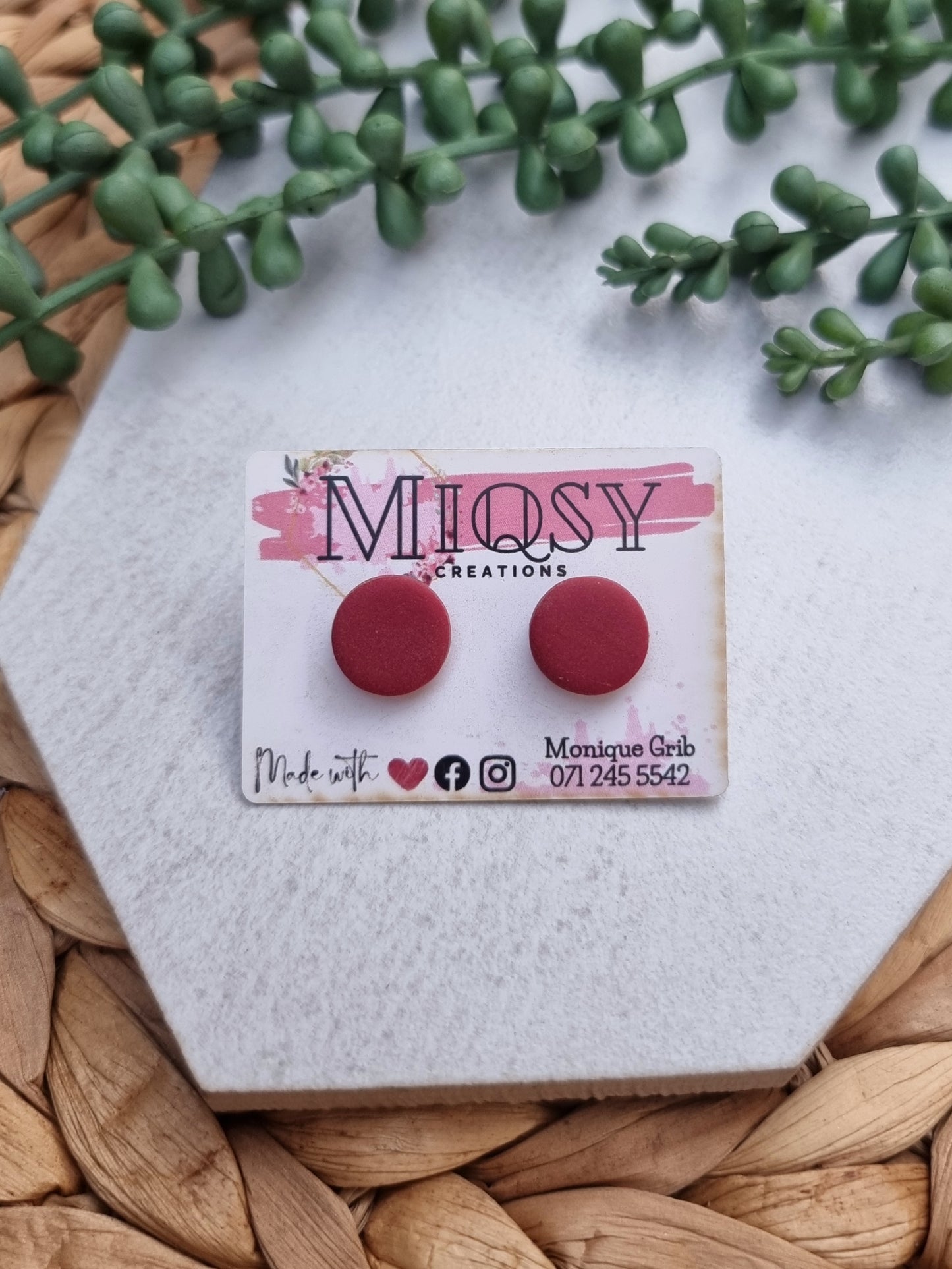 Cabernet Round Studs