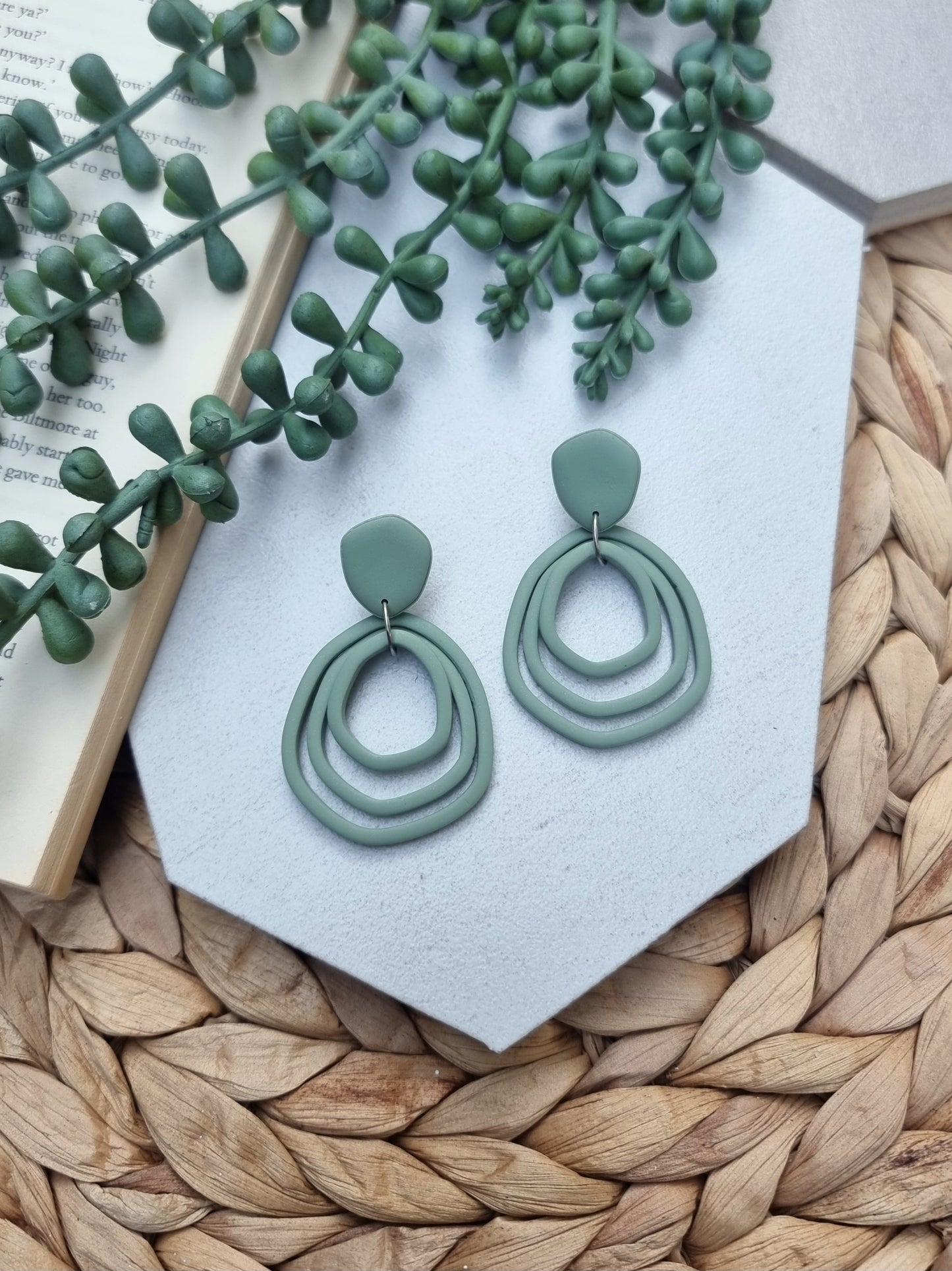 Asymmetrical Dangles
