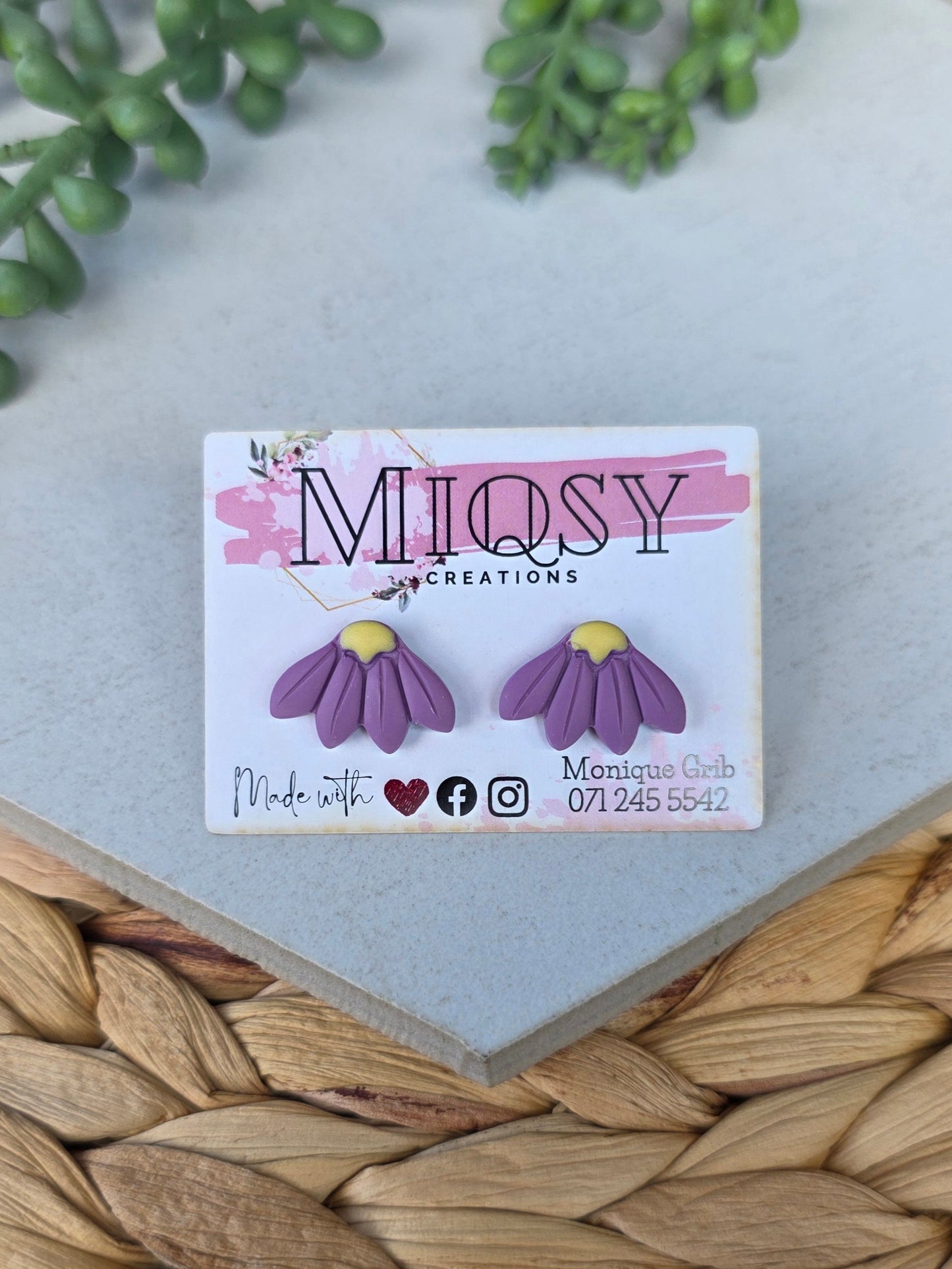 Daisy Studs