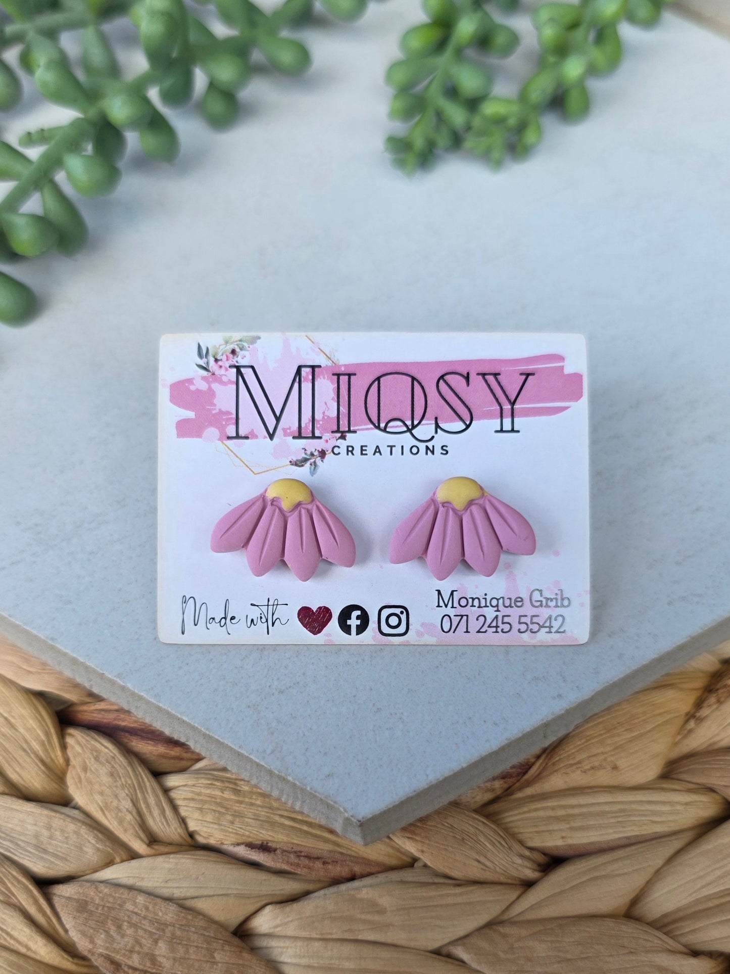 Daisy Studs