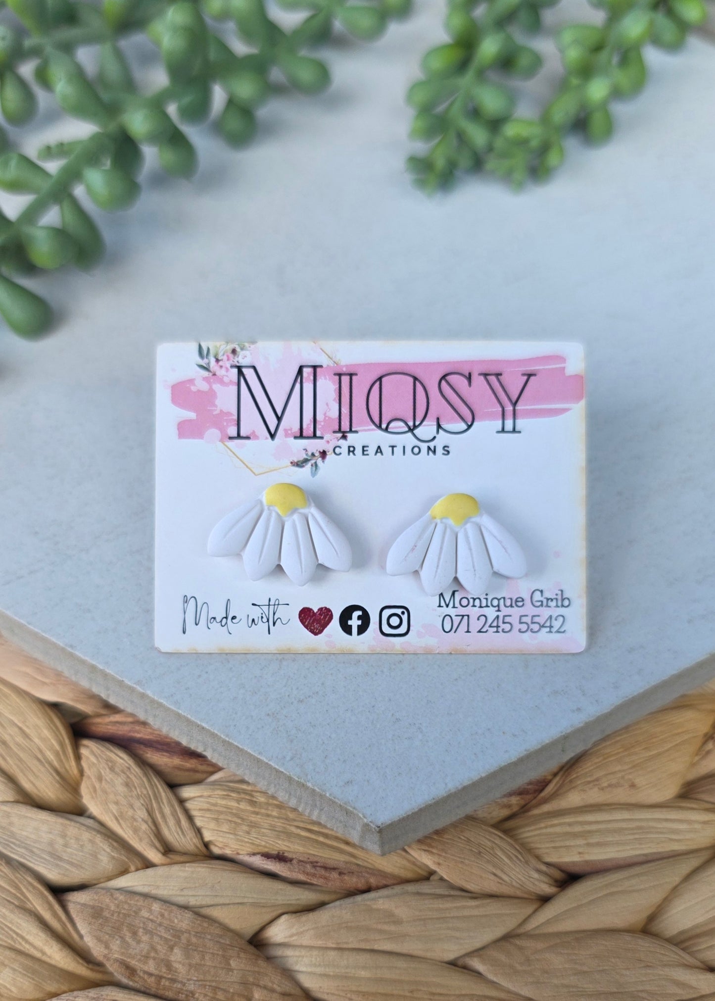 Daisy Studs