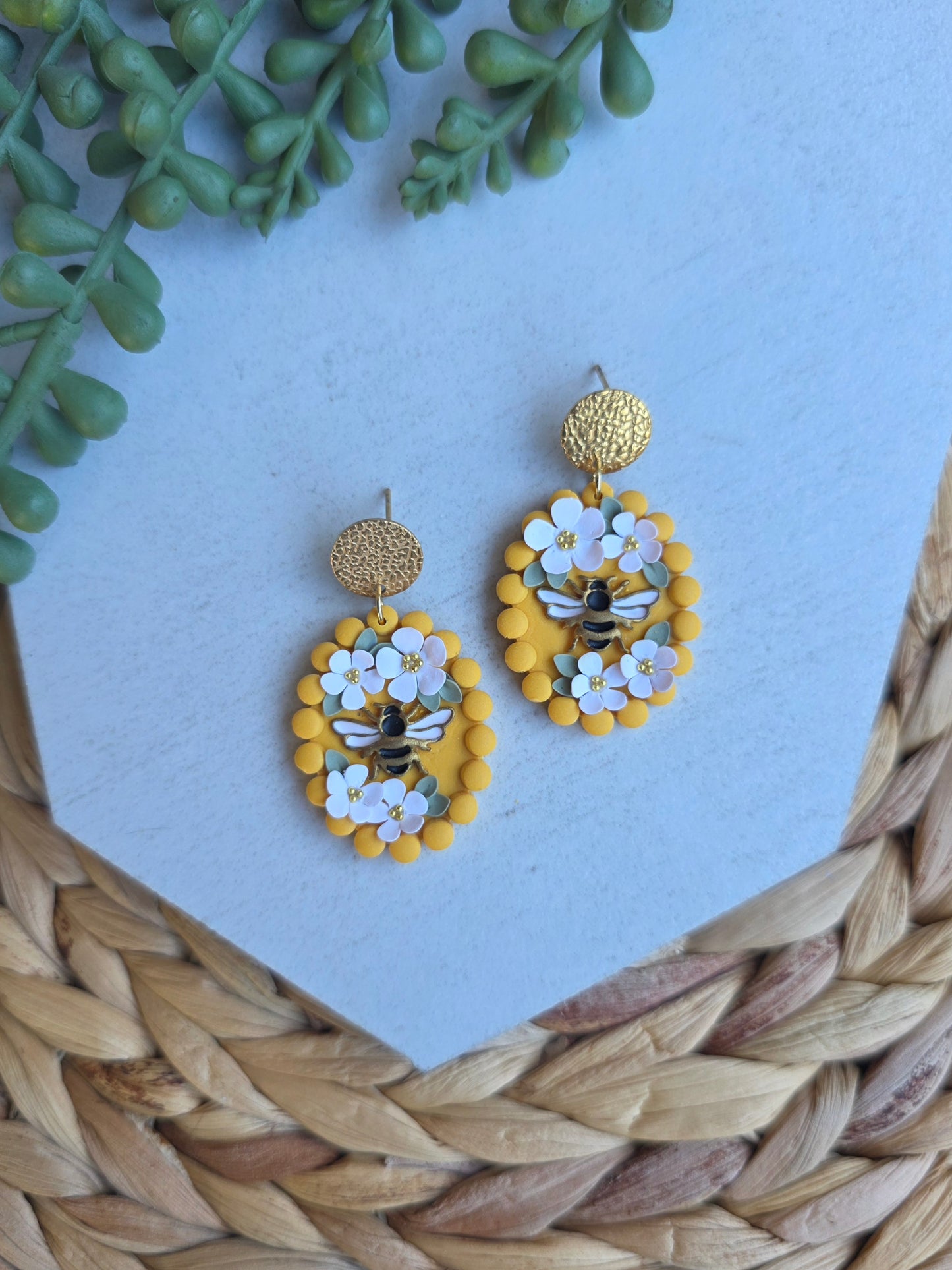 Floral Bee Frame