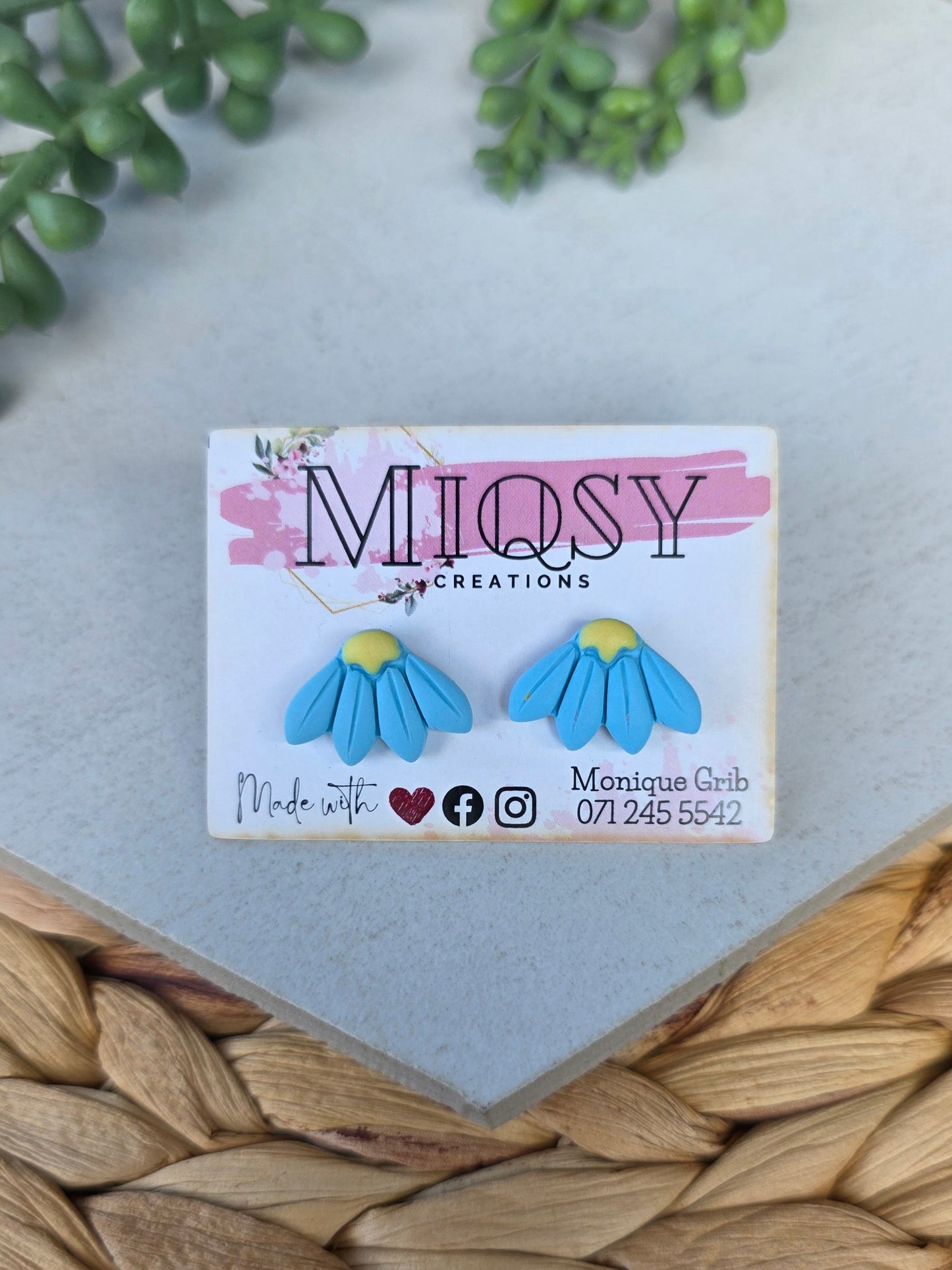 Daisy Studs