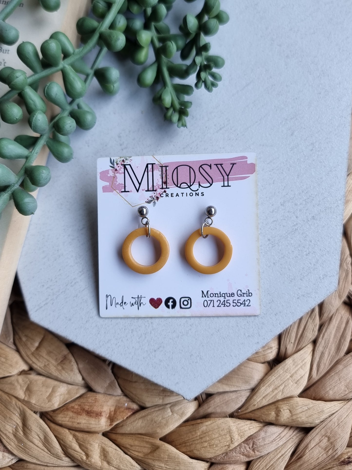 Small Mustard Cut-out Drop